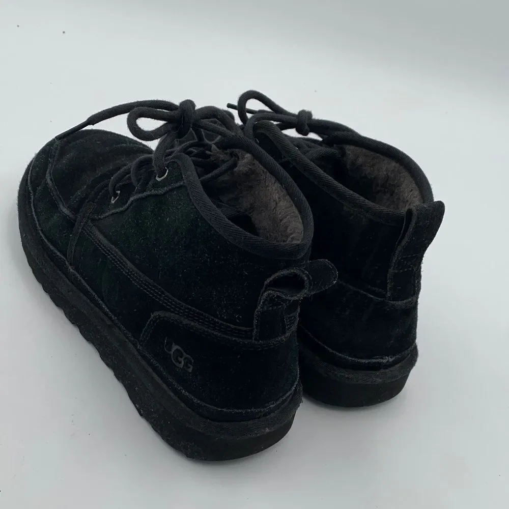 UGG Neumel Men’s Black Suede Lace-Up Chukka Boots size 11